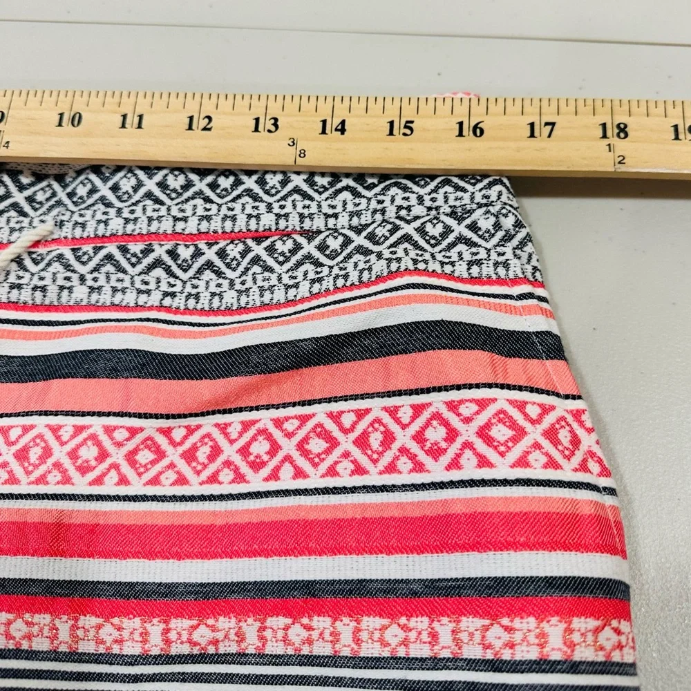 Ann‎ Taylor The Riviera Shorts  Womens Size 8 Textured  Aztec Stripe Boho NWT